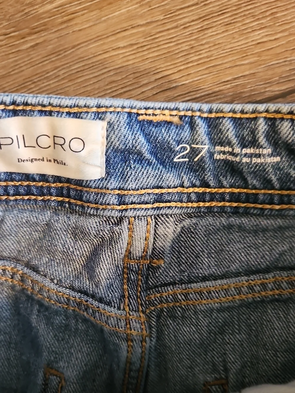 Pilcro Barrel Light Blue Washed Denim Jeans - Picture 2 of 5